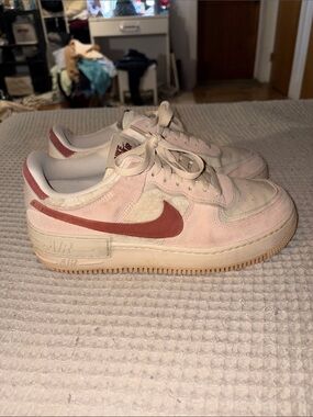Nike Air Force 1 Low in Cream & Dusty Rose Swoosh